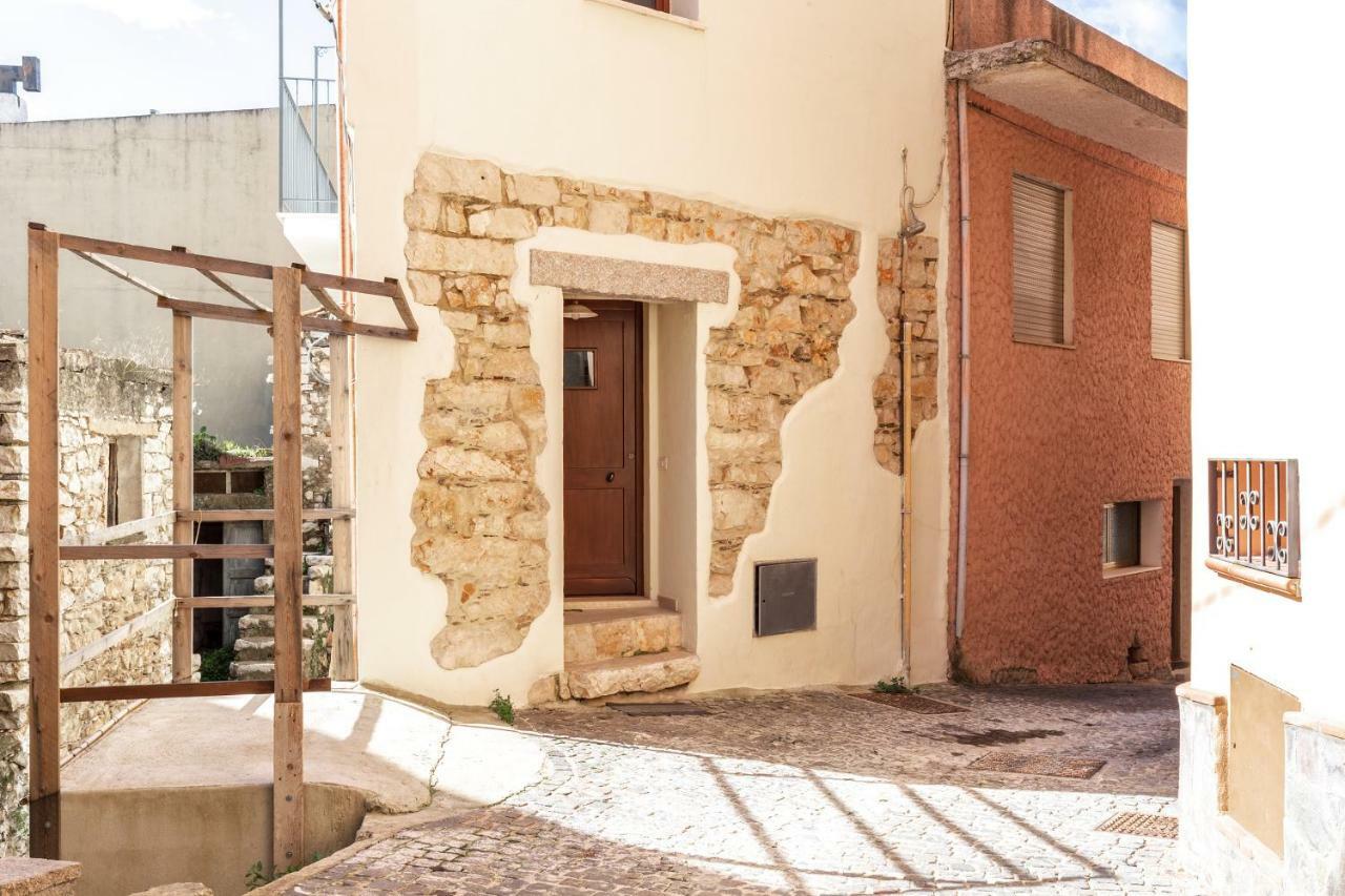 Domu Ala - Bynos Homes Baunei Dış mekan fotoğraf